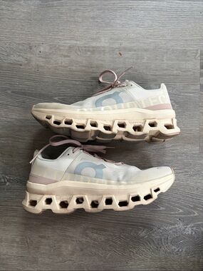On cloud monster running shoes